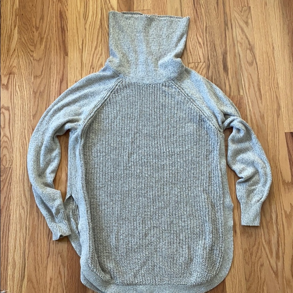 RETROD KNIT TURTLENECK SWEATER